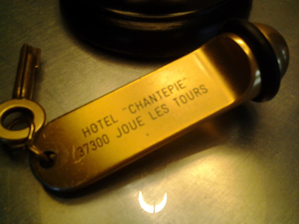 Hotel Chantepie Жуе-ле-Тур Екстериор снимка