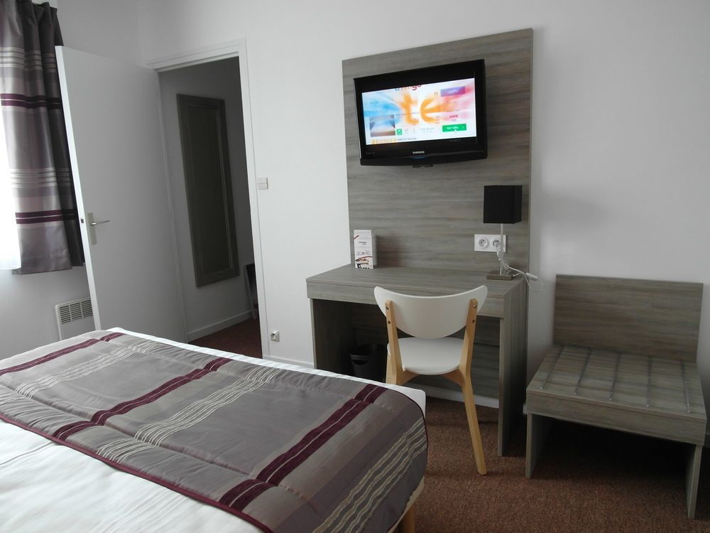 Hotel Chantepie Жуе-ле-Тур Екстериор снимка